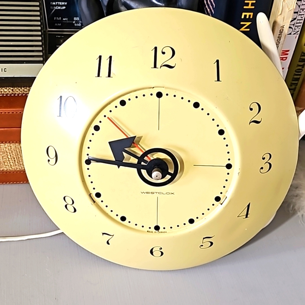 Vintage 1950s Westclox wall clock. Working conditions.